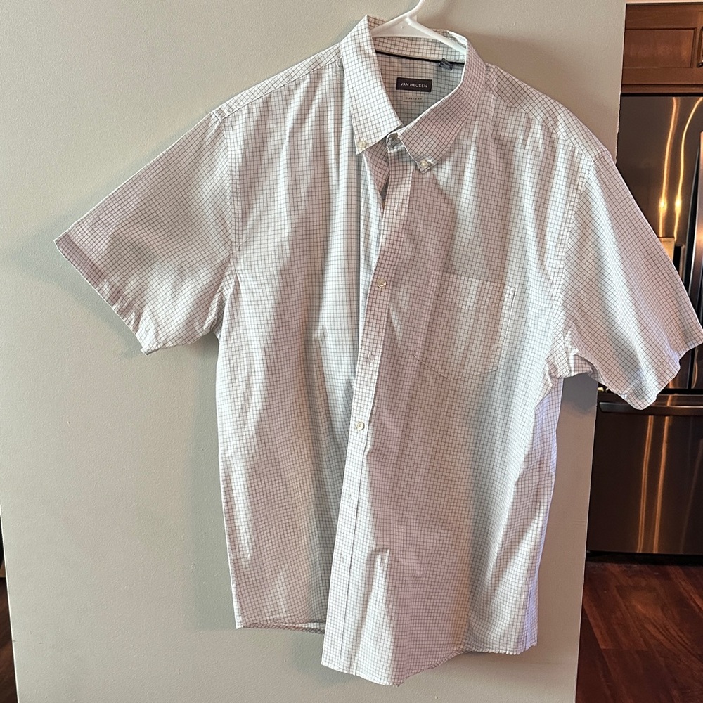 Van Heusen short sleeve button down, classic fit, like new